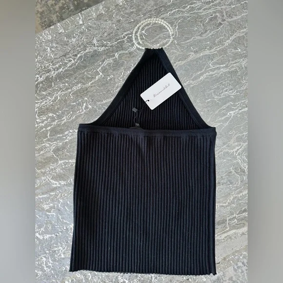 Line and Dot top - Picture 4 of 5